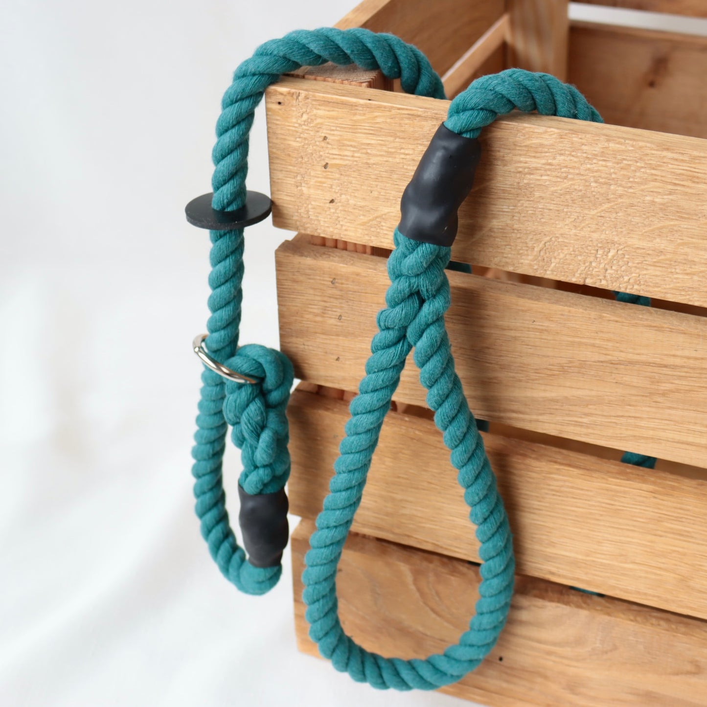 Eton Blue Slip Collar Lead