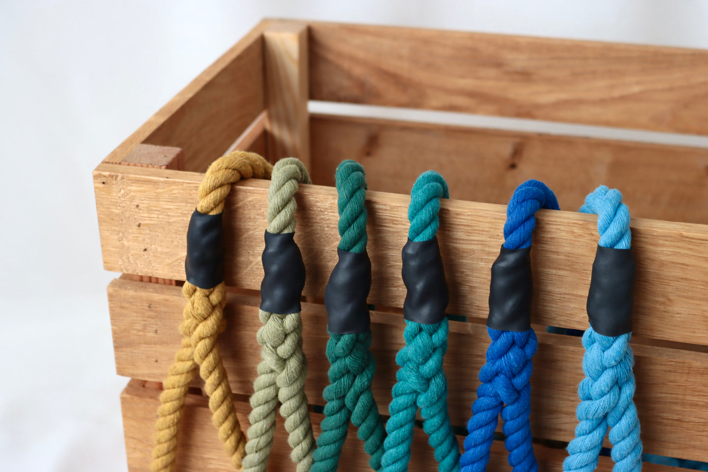 Eton Blue Slip Collar Lead