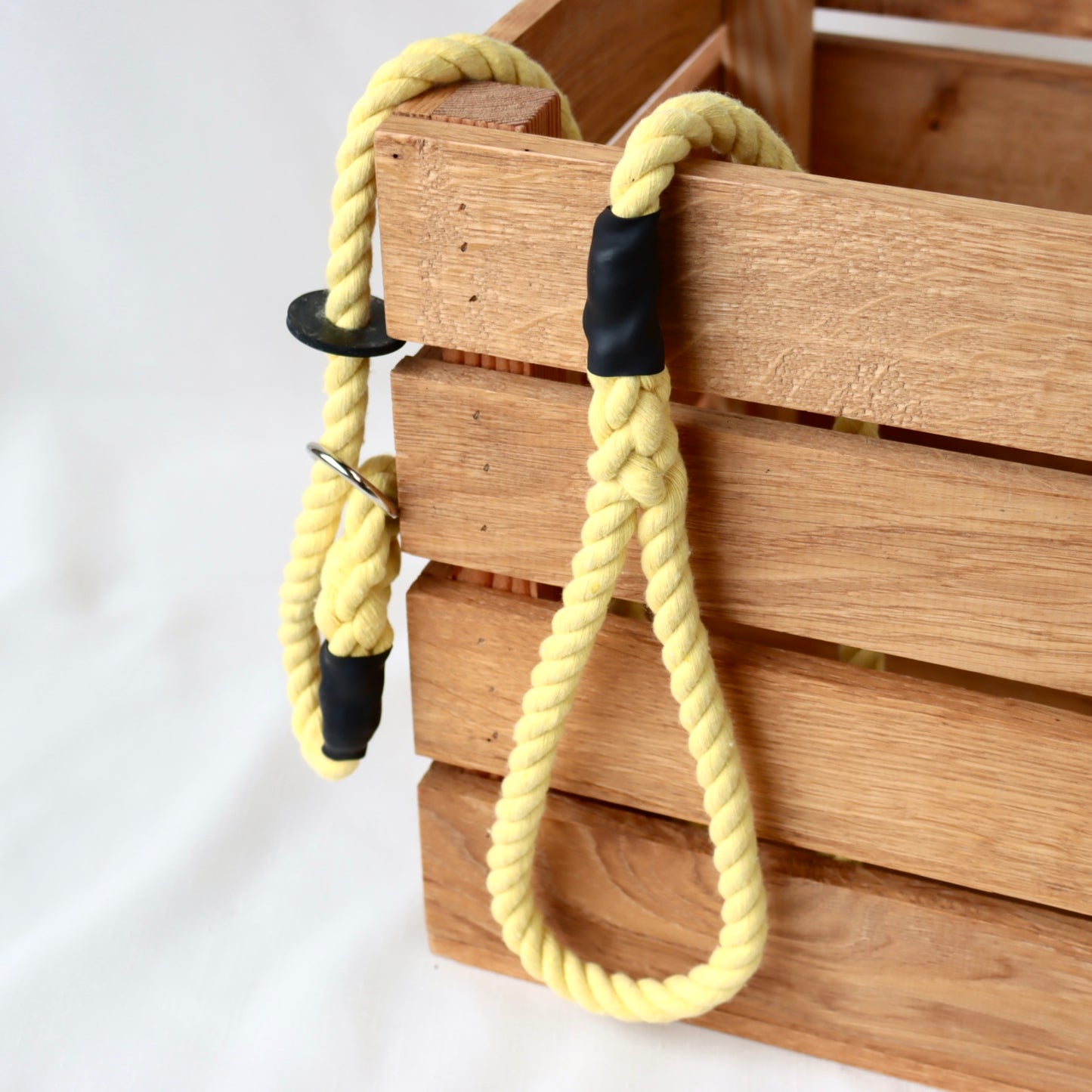 Yellow Slip Collar Lead