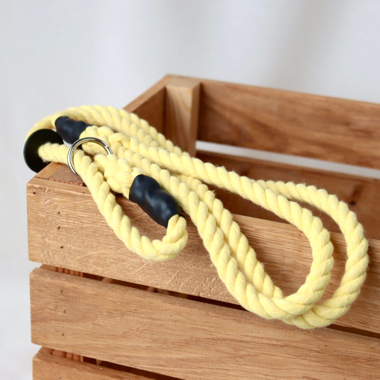 Yellow Slip Collar Lead